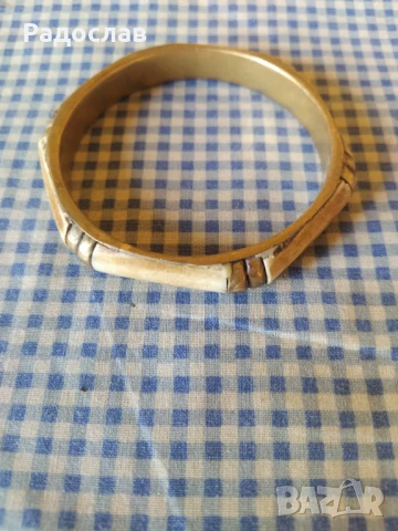 дамска гривна от кост