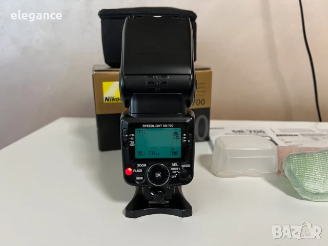 Светкавица Nikon SB-700, снимка 4 - Светкавици, студийно осветление - 50490260