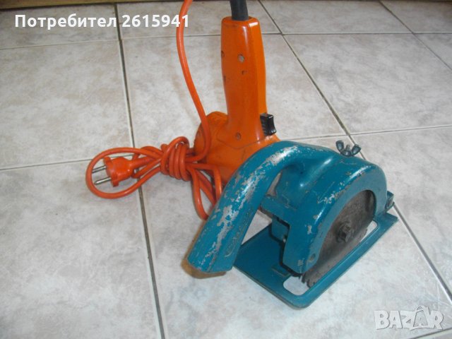 Ръчен Циркуляр-Бормашина-300 Вата-Английски-Блек Декер-Оригинал-Отличен-Старо Качество-Black Decker, снимка 5 - Други инструменти - 33087064