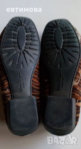 Обувки Salvatore Ferragamo No 37, снимка 5 - Дамски ежедневни обувки - 27603992