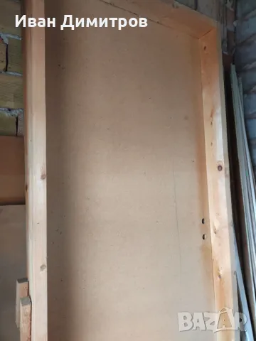 Продавам нови дървени врати фазер с дървена каса