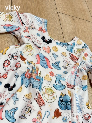 Disney детска рокля с невероятен принт, размер 98-104см, снимка 2 - Детски рокли и поли - 53156679