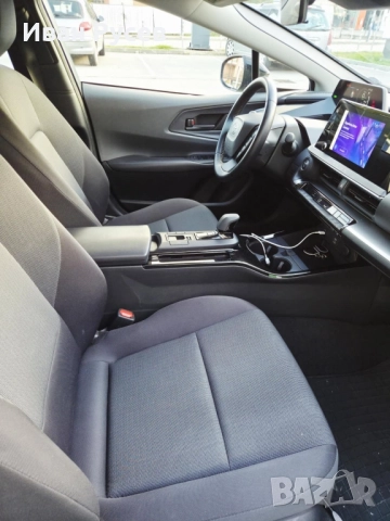 Toyota Prius 2023 HEV, снимка 5 - Автомобили и джипове - 52499780