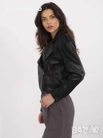 Черно дамско байкерско яке с широки ревери, снимка 3 - Якета - 51747344