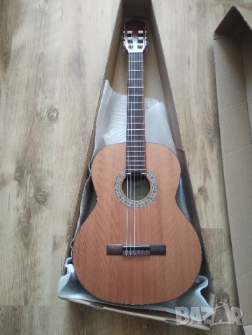 Нова класическа китара"Kremona Sevilla"., снимка 9 - Китари - 50380619