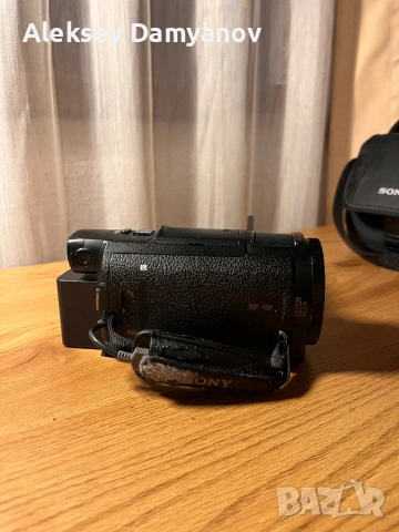 Sony Handycam FDR-AX33 – 4K видеокамера (пълен комплект), снимка 4 - Камери - 53540907
