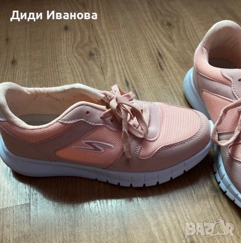 Дамски маратонки Nike, снимка 2 - Маратонки - 43713708