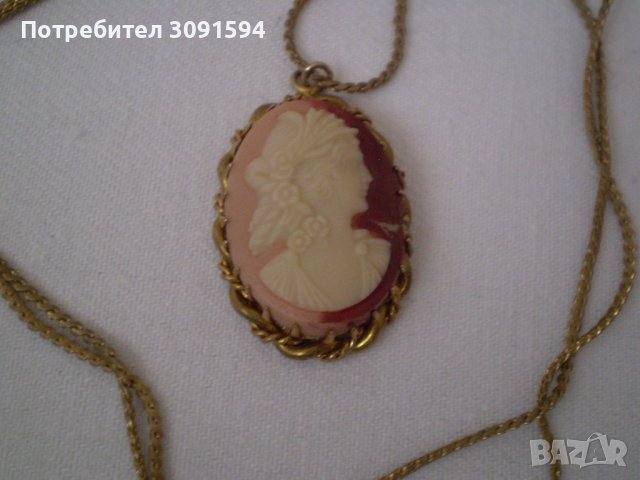 красив медальон Камея бронз 50те години , снимка 12 - Антикварни и старинни предмети - 36834248