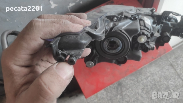 Продавам - Оригинален ляв фар за Тойота Корола 2019 г, снимка 5 - Части - 51884605