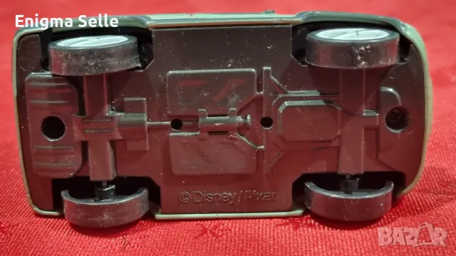 Метална колекционерска кола Disney Store CARS 2 MILES AXLEROD 1:43, снимка 6 - Колекции - 50010536