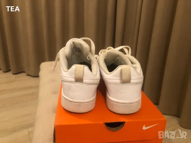 Спортни обувки Nike, снимка 2 - Детски маратонки - 47938213