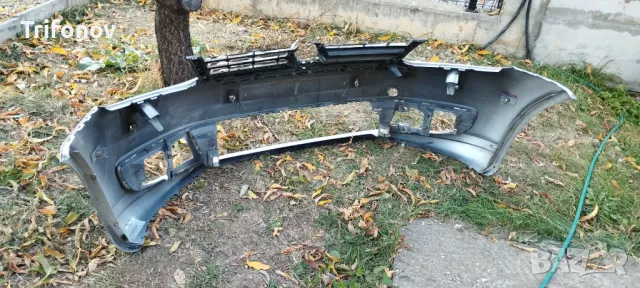 Оригинална предна броня Volkswagen Touran 2010-2015, снимка 8 - Части - 47915461