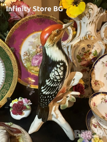 🕊️ Volkstedt Karl Ens Germany – „Кълвачът“ – Изящество и Немска Прелест 🕊️, снимка 3 - Антикварни и старинни предмети - 53466402