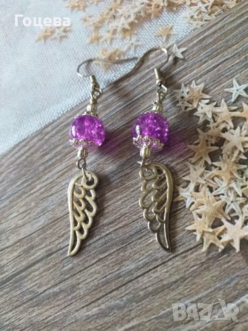 Нежни обици в пурпурно лилаво и медальони Ангелски крила в цвят сребро , снимка 2 - Обеци - 32484576