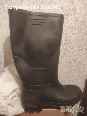 Продават се нови гумени ботуши