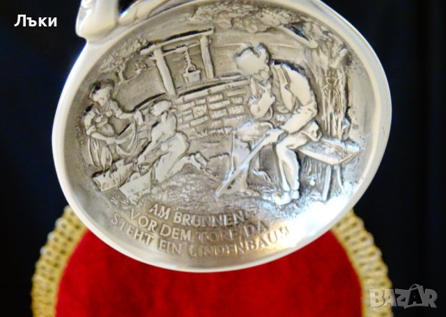 Калаена лъжица с картина Пред портата има липа,калаена сватба. , снимка 3 - Антикварни и старинни предмети - 44117039