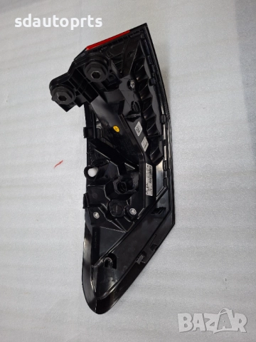 3J0945096 Нов Десен стоп Passat B9 Пасат Б9 Европа, снимка 4 - Части - 52226928