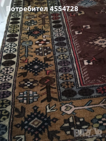 Красив, богато орнаментиран ръчно тъкан килим (вълна и памук)