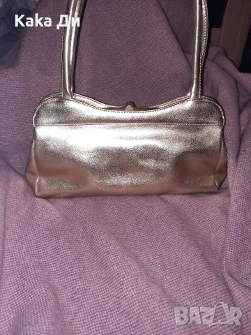 Златна чанта, снимка 4 - Чанти - 52978715