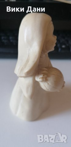 Италия скулптура монахинче с диня А. Сантини, снимка 4 - Колекции - 33489885