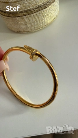 Cartier пирон златна гривна с камъни, снимка 3 - Гривни - 53537342