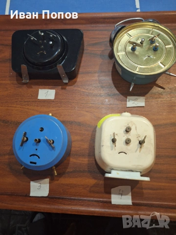 Будилници механични Китай, Полша и Германия -  четири броя, снимка 2 - Антикварни и старинни предмети - 48976118