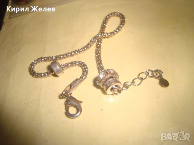 ПОСРЕБРЕНА НЕЖНА ГРИВНИЧКА 23467, снимка 4 - Гривни - 33434982