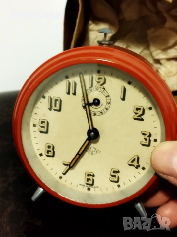 Стар френски будилник, настолен часовник