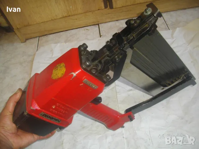 HAUBOLD PN91120 СТРОИТЕЛЕН ПНЕВМАТИЧЕН ТАКЕР за скоби 65-120мм Промишлен Индустриален Немски ОТЛИЧЕН, снимка 3 - Други инструменти - 47351769