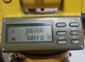 Тотална станция Topcon GTS-300 в комплект с тринога, щок и призма, снимка 4