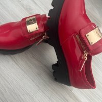 Нови червени спортни обувки размер 38, снимка 1 - Дамски ежедневни обувки - 43756324