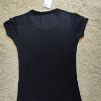 Дамска тениска Moschino, снимка 3 - Тениски - 37109541