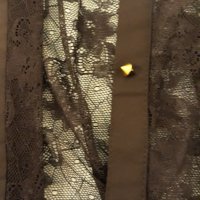 Много луксозна копринена горница в черно, марка KIKI RIKI  с конусовидни ефектни копчета, снимка 10 - Туники - 37446306