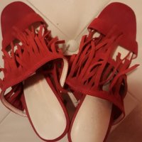 Обувки Bershka, снимка 2 - Дамски обувки на ток - 28185159