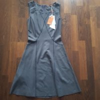 Hugo Boss нова рокля, снимка 1 - Рокли - 43472368