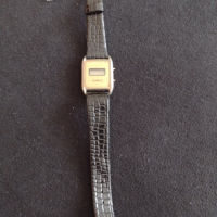 Ретро модел дамски часовник от соца много красив с кожена каишка за колекция Арт - 26783, снимка 1 - Дамски - 36550079