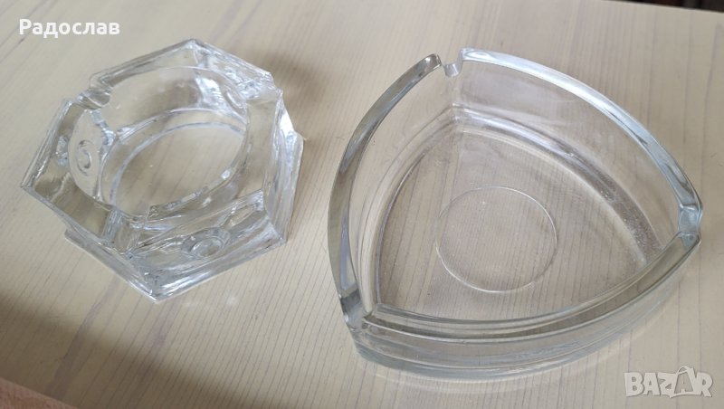 Продавам 2 хубави пепелника масивно стъкло , снимка 1