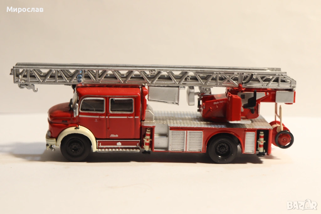 1/72 MERCEDES BENZ ПОЖАРНА КАМИОН МОДЕЛ, снимка 1