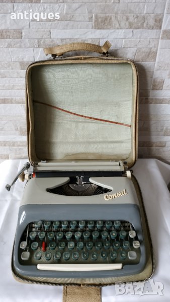Стара пишеща машина CONSUL 232  - Made in Czechoslovakia - 1962 година, снимка 1