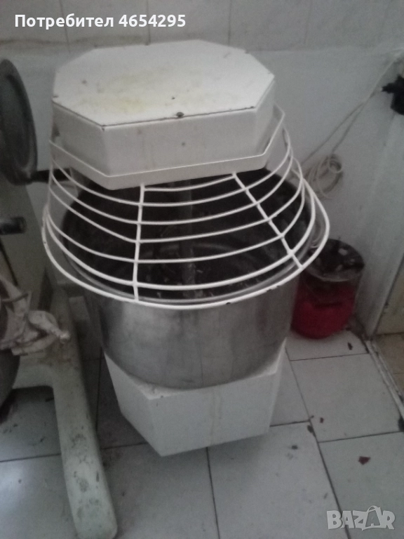 Професионална тестомесачка/планетарен миксер, снимка 1