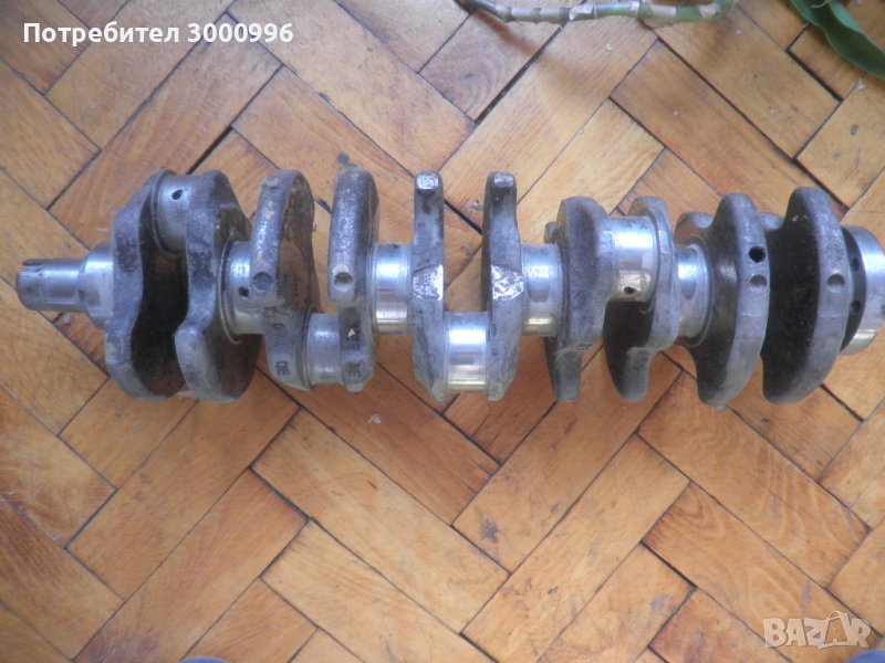 Продавам  колянов  вал  за  бус  Т4  5 цилиндров  2,5  Д  ., снимка 1