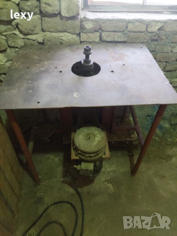 Продавам фреза за дърво – Елпром Троян, снимка 5 - Други инструменти - 51691600