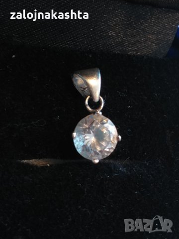 Сребърна висулка със циркони-0,88гр/925, снимка 1 - Колиета, медальони, синджири - 26237861