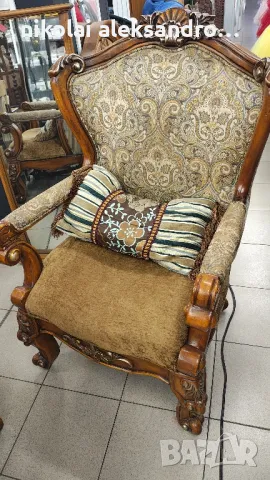 барокови кресла.