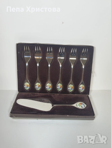 Комплект от 6 броя десертни вилички и лопатка за сладкиши от Berndorf , снимка 2 - Прибори за хранене, готвене и сервиране - 51863023