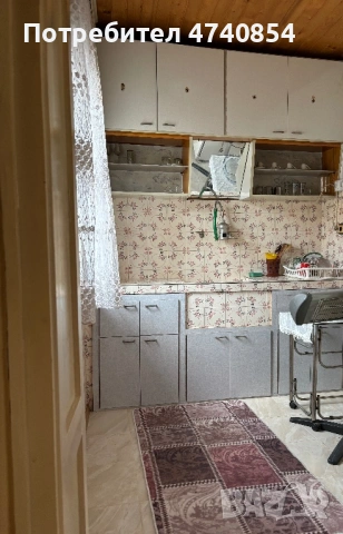 Двуетажна тухлена къща с таванска стая, двор и гараж в гр. Омуртаг, снимка 16 - Къщи - 53512135