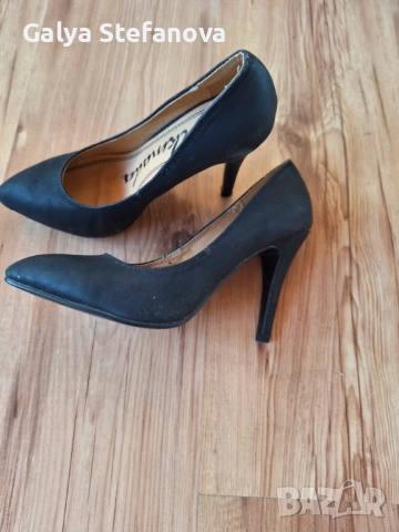 Продава обувки, снимка 9 - Дамски обувки на ток - 52087563