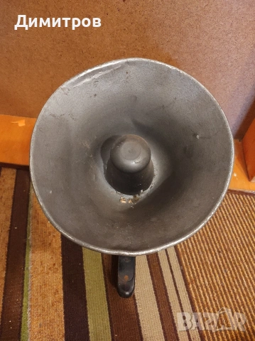 Руски мегафон за риставрация