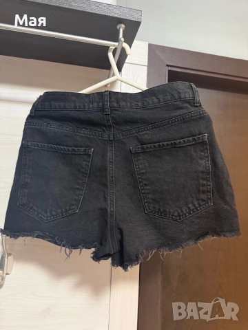 10 лева нови дамски дънкови панталонки на LCW размер 26, снимка 2 - Къси панталони и бермуди - 52097965