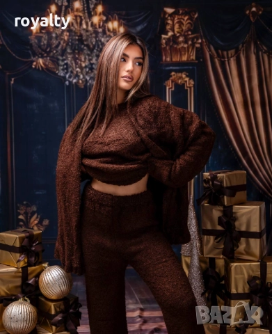 Стилен Кафяв Дамски Комплект и Шал 